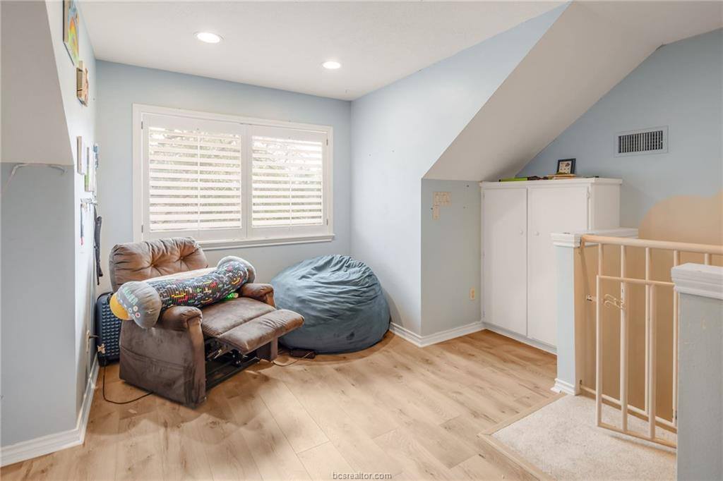 8307 Shadow Oaks, College Station, TX 77845