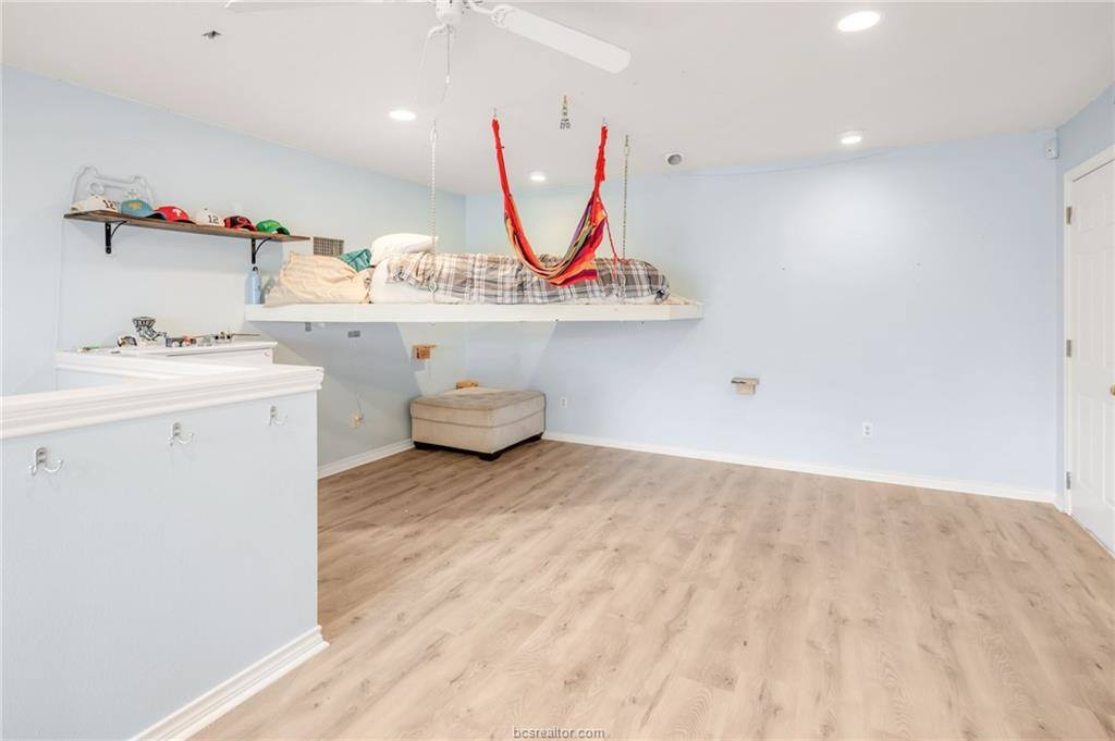 8307 Shadow Oaks, College Station, TX 77845