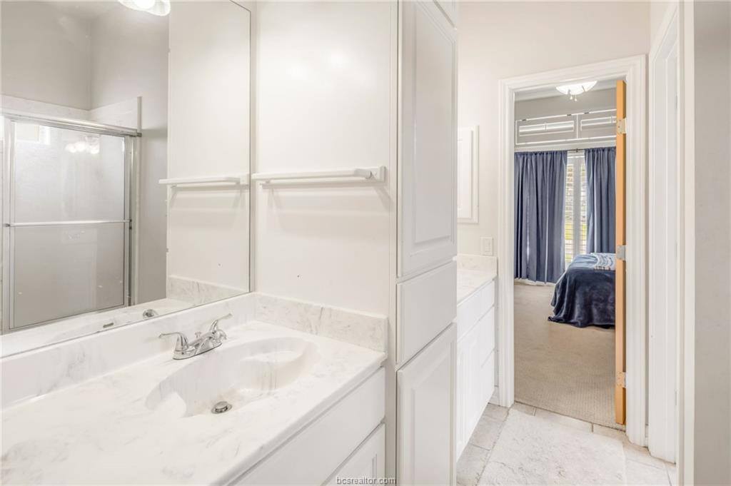 8307 Shadow Oaks, College Station, TX 77845