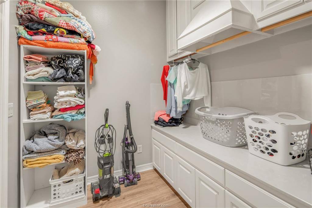 8307 Shadow Oaks, College Station, TX 77845