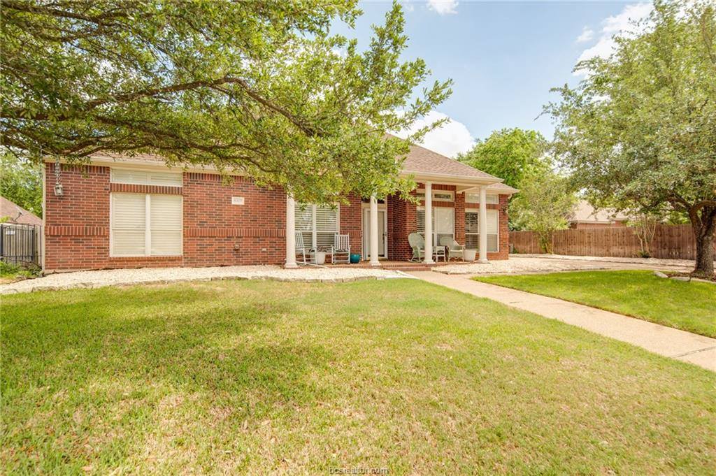 8307 Shadow Oaks, College Station, TX 77845