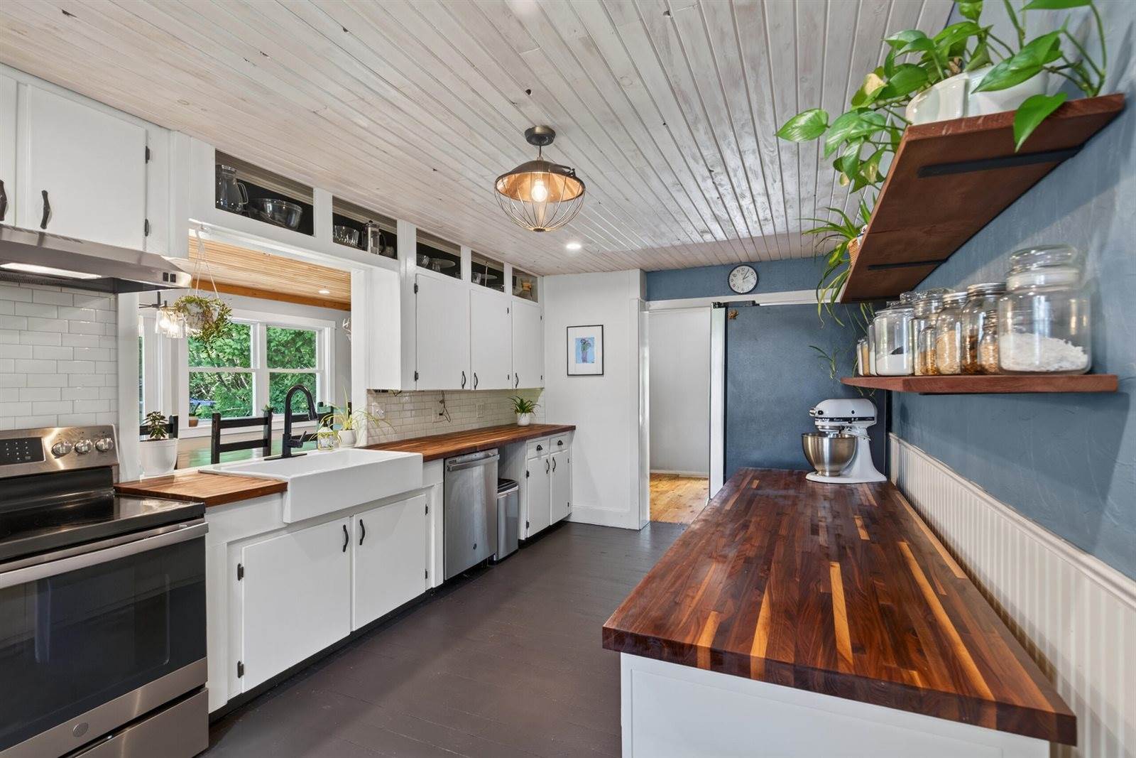 15 Nicholson Avenue, Bucksport, ME 04416