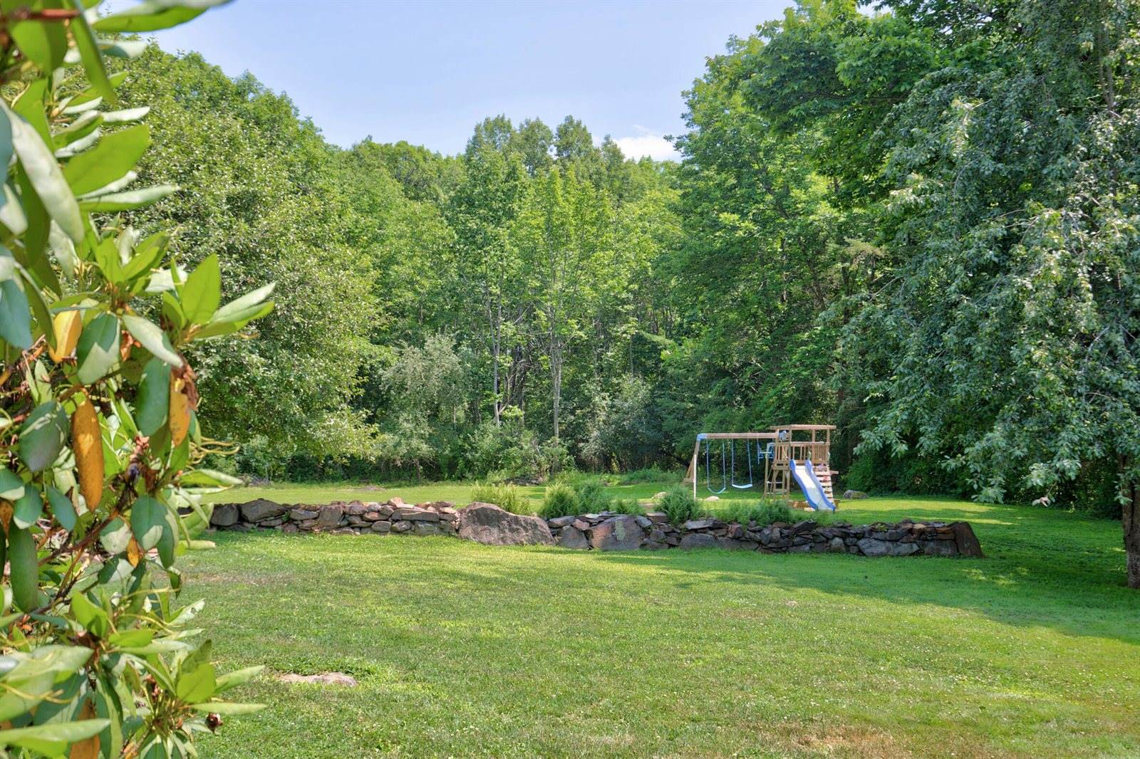 15 Nicholson Avenue, Bucksport, ME 04416