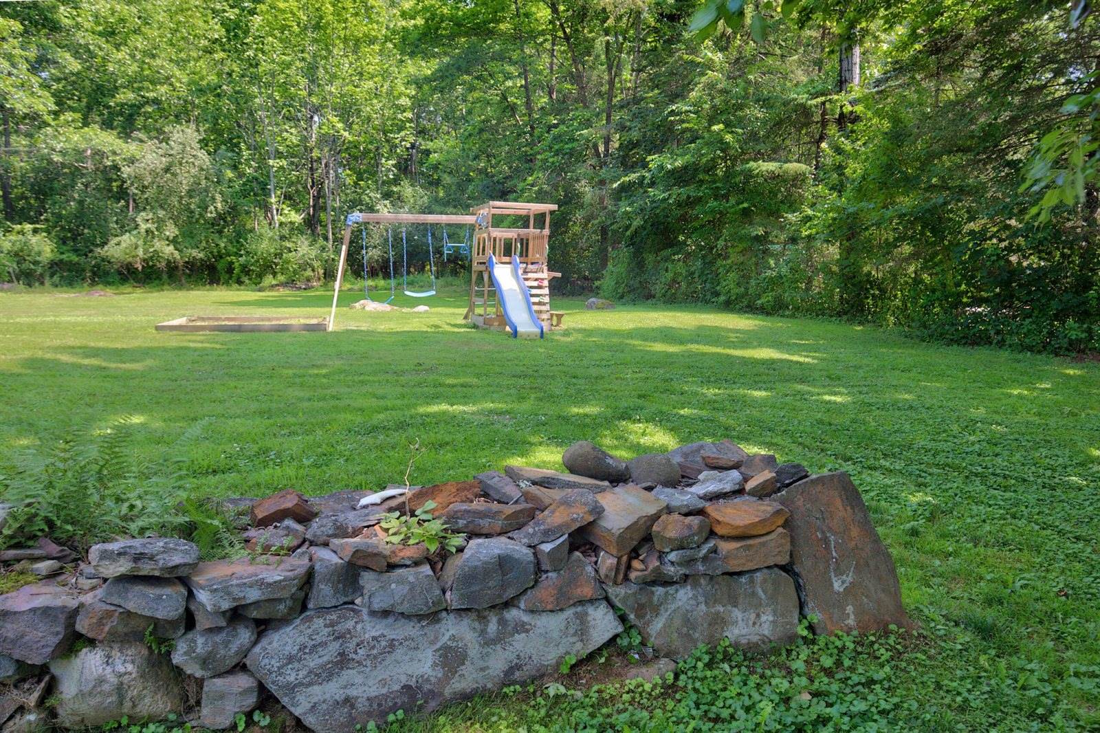 15 Nicholson Avenue, Bucksport, ME 04416