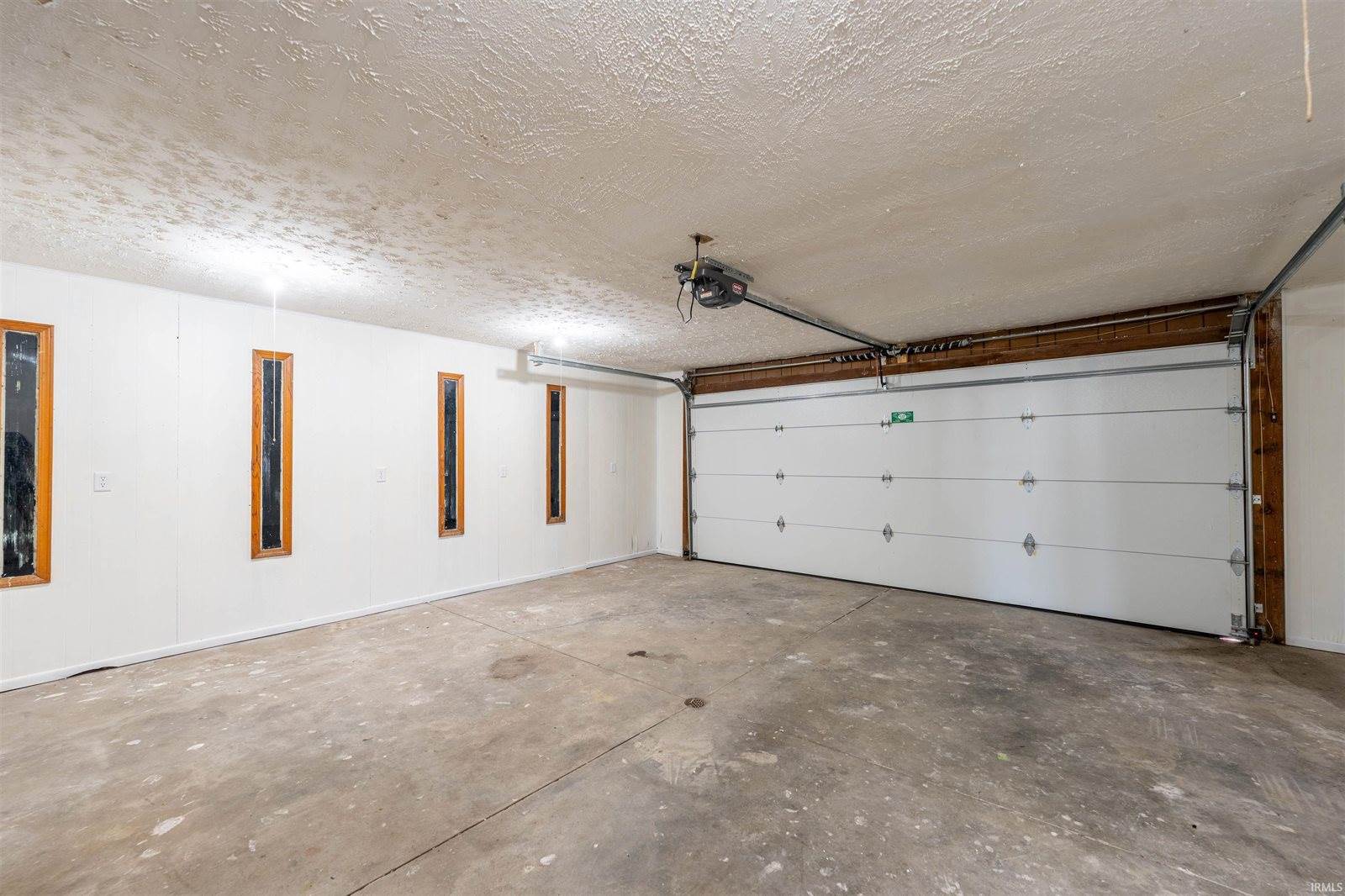 9290 South County Road 200 W, Muncie, IN 47302