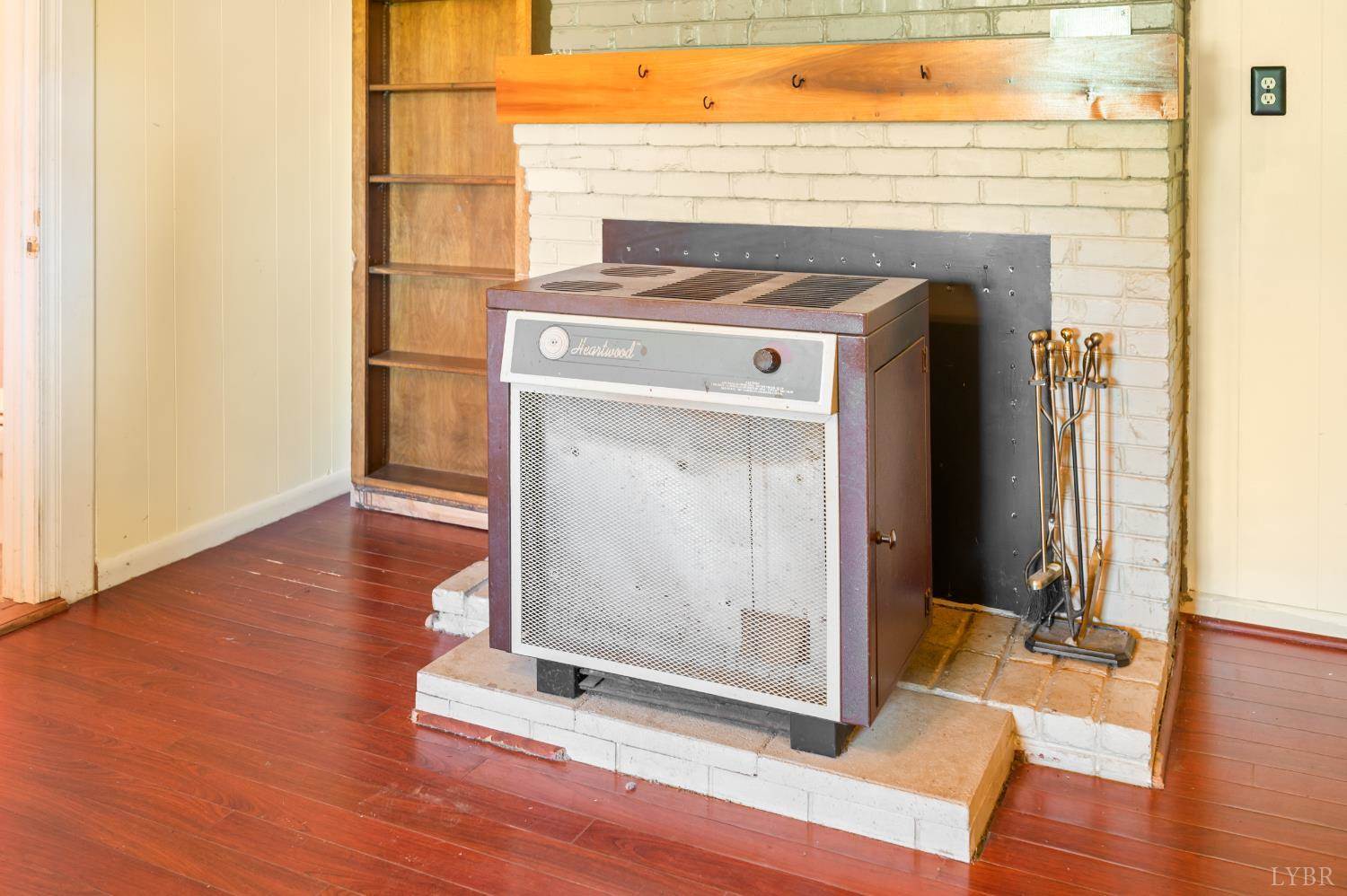 4196 Covered Bridge Rd, Gladys, VA 24554