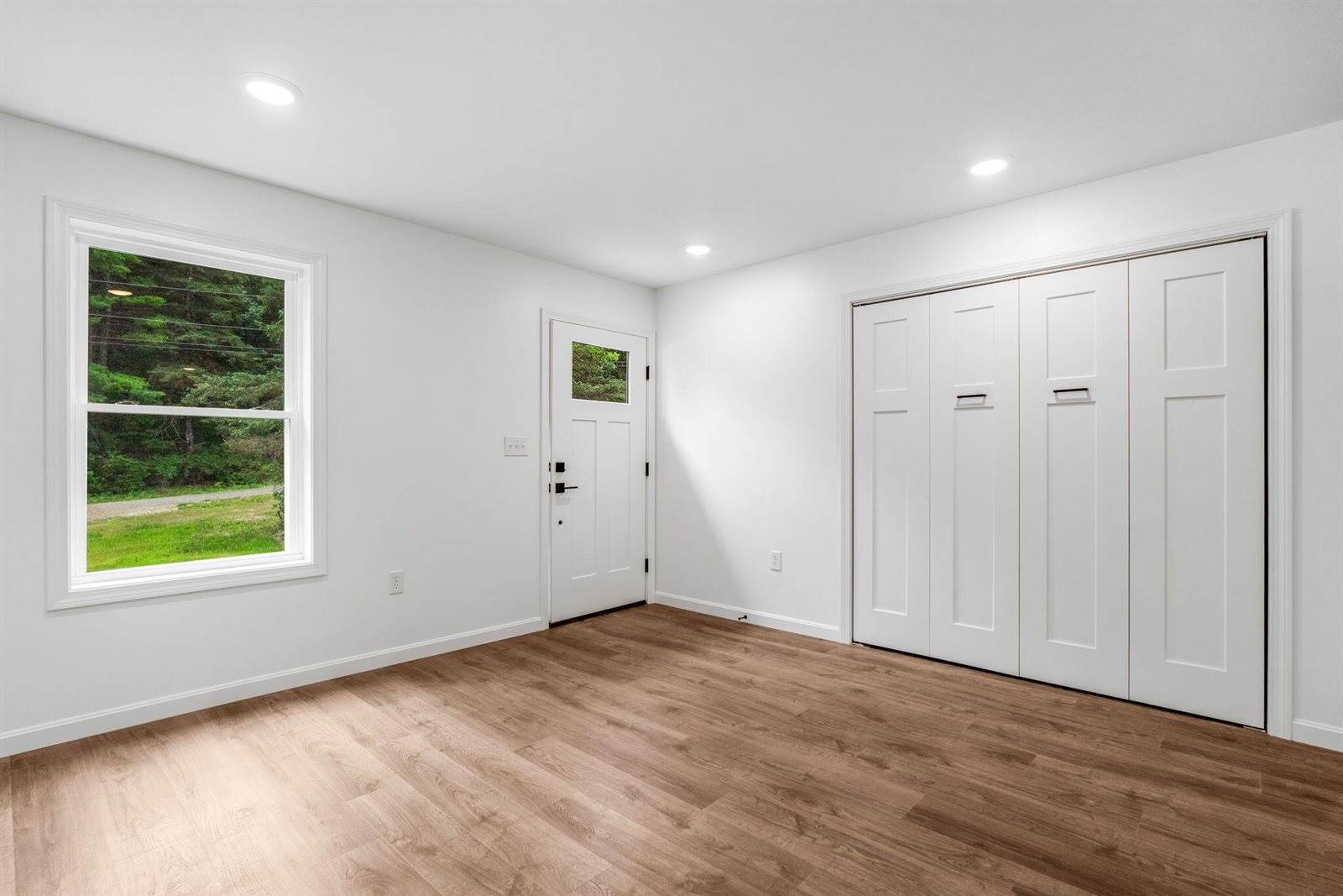 16 Pomroy Lane, Levant, ME 04456