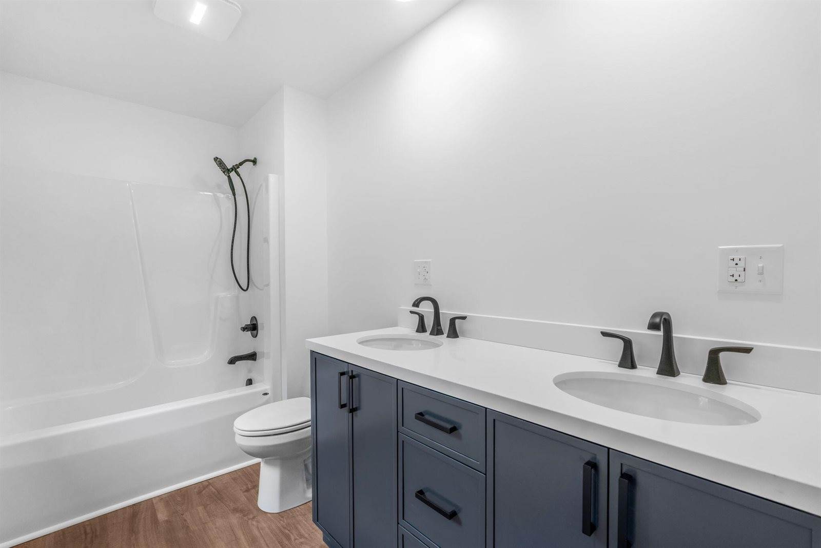 16 Pomroy Lane, Levant, ME 04456