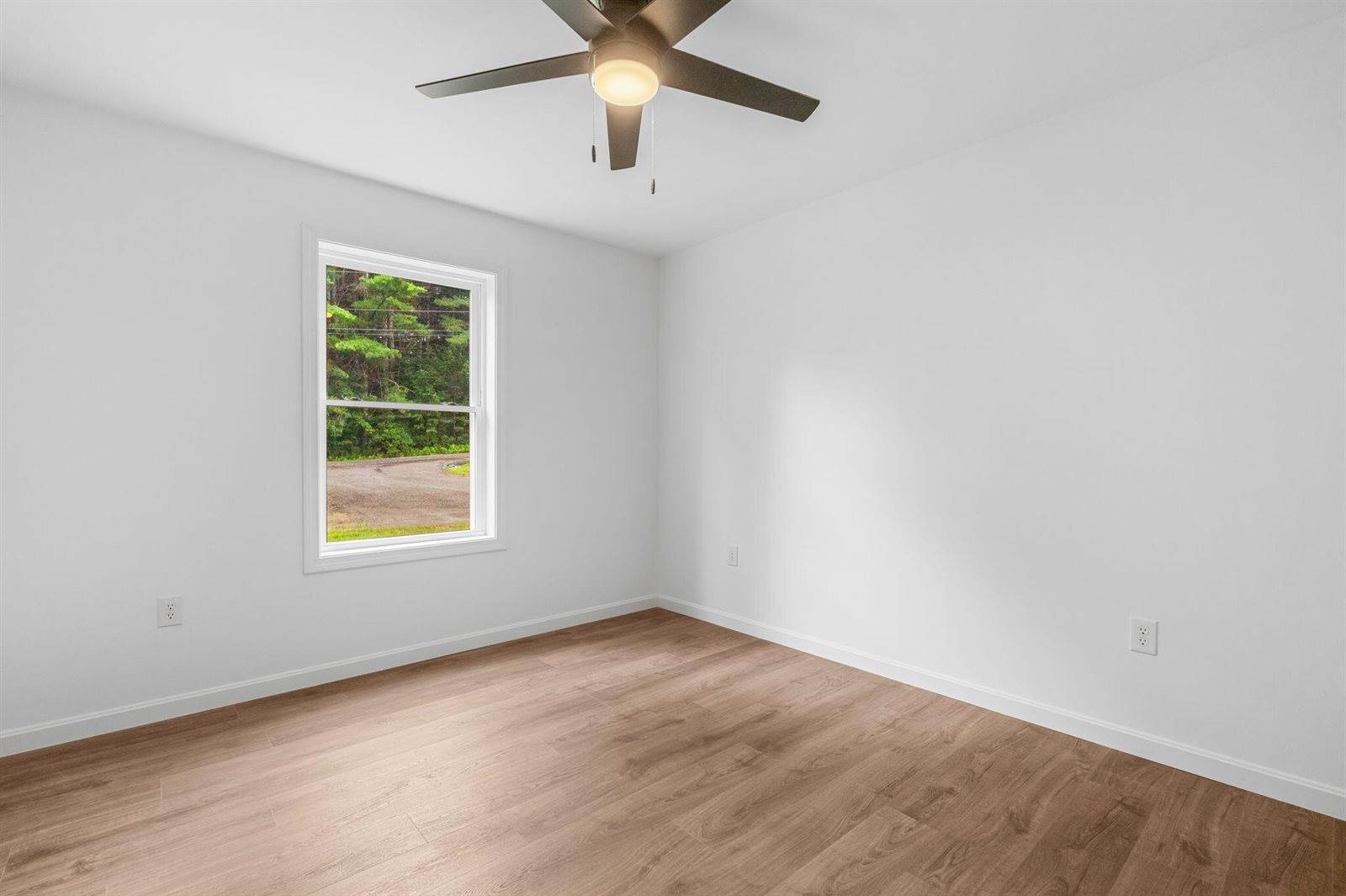 16 Pomroy Lane, Levant, ME 04456