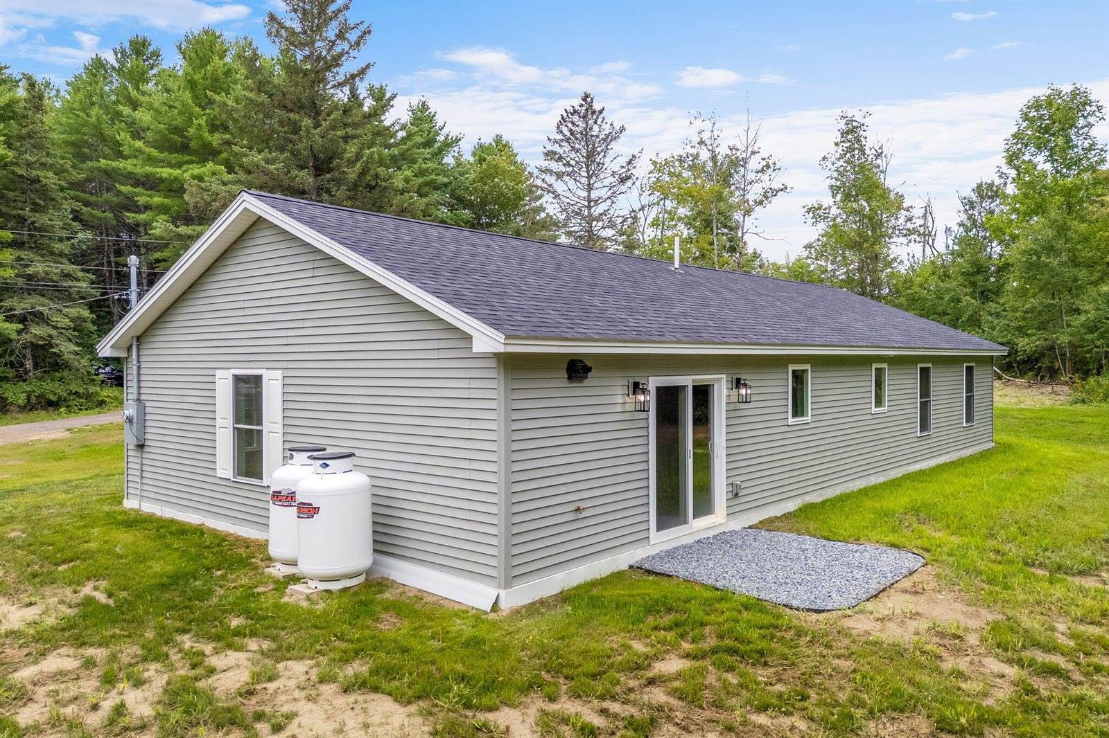 16 Pomroy Lane, Levant, ME 04456