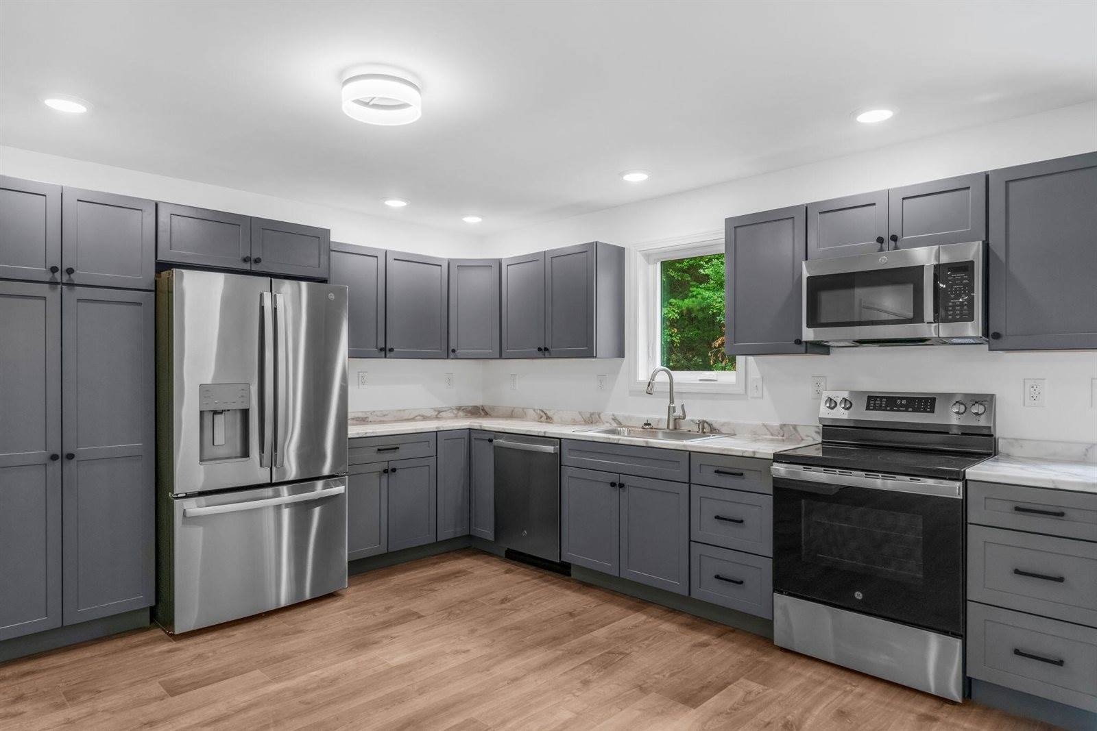 16 Pomroy Lane, Levant, ME 04456