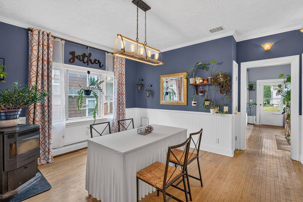 48 6th Street, Bangor, ME 04401