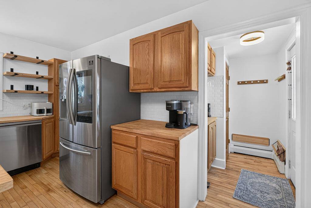 48 6th Street, Bangor, ME 04401