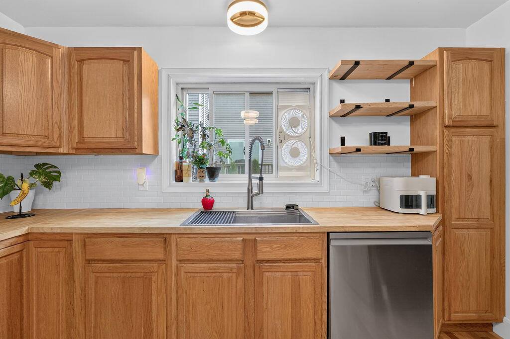 48 6th Street, Bangor, ME 04401