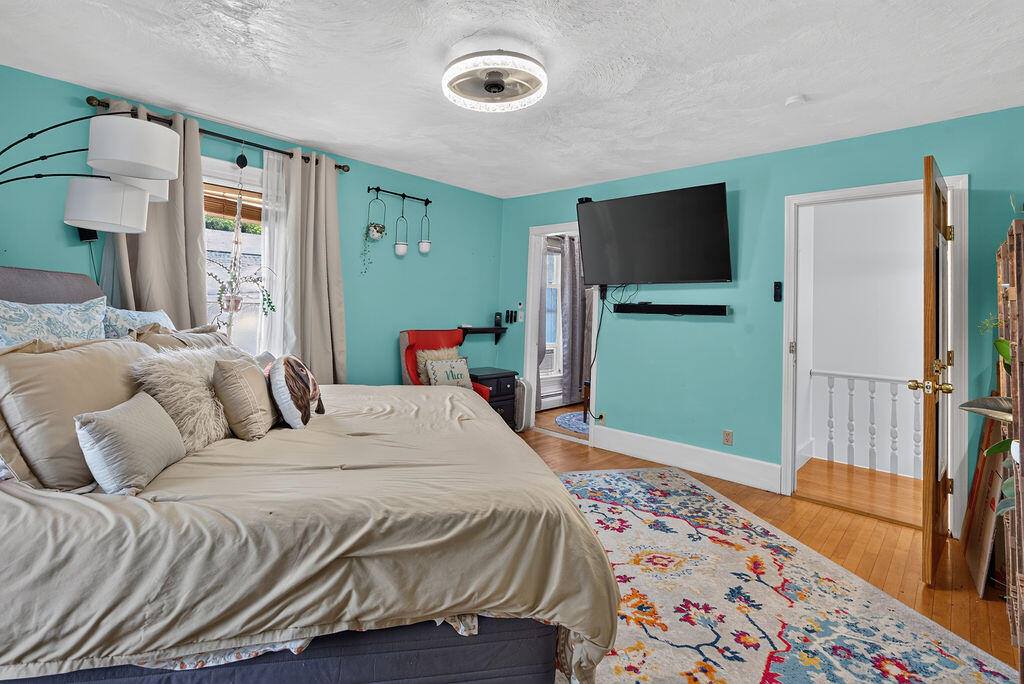 48 6th Street, Bangor, ME 04401