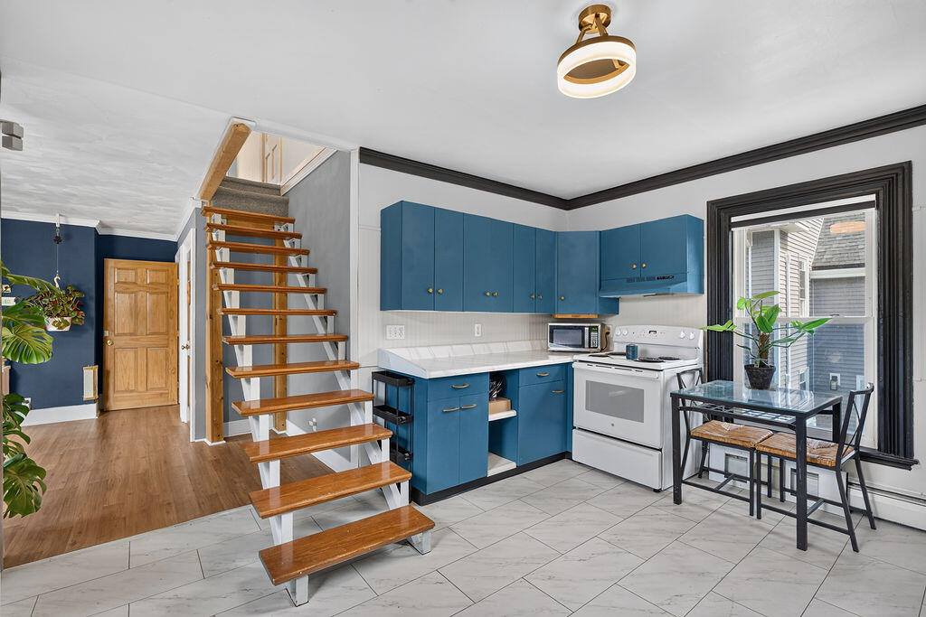 48 6th Street, Bangor, ME 04401
