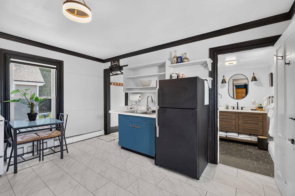 48 6th Street, Bangor, ME 04401