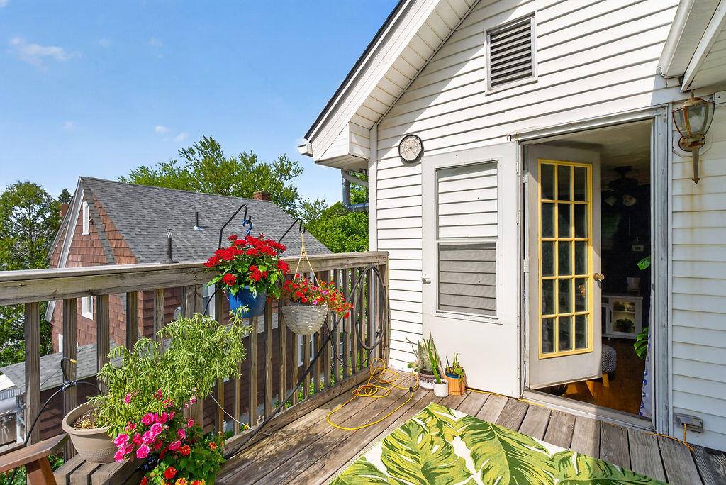 48 6th Street, Bangor, ME 04401