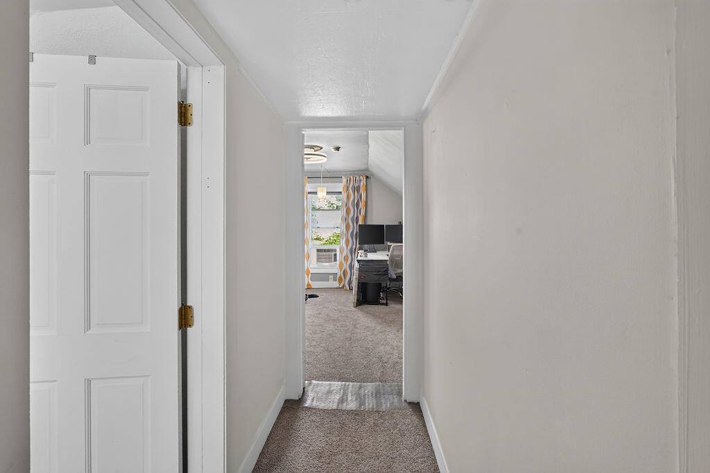 48 6th Street, Bangor, ME 04401