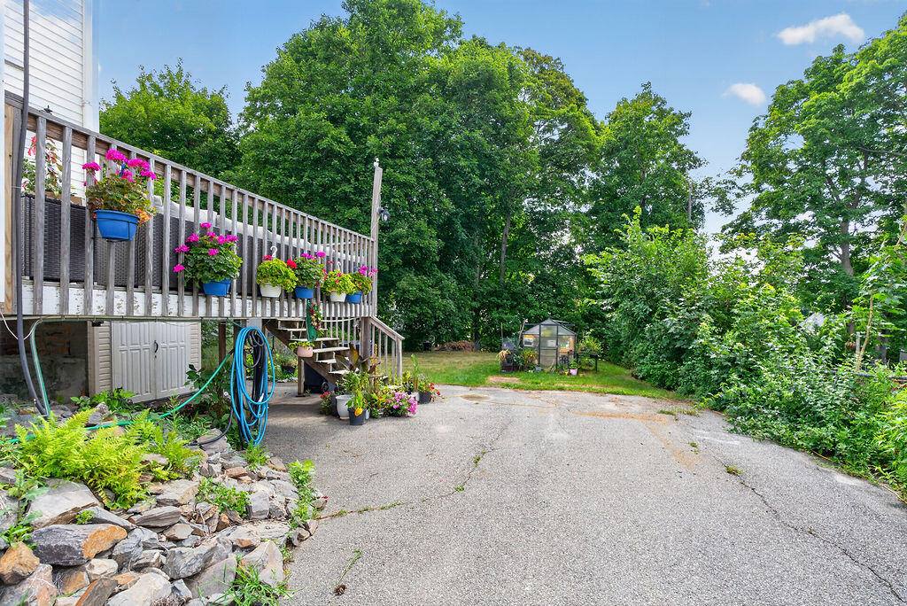 48 6th Street, Bangor, ME 04401