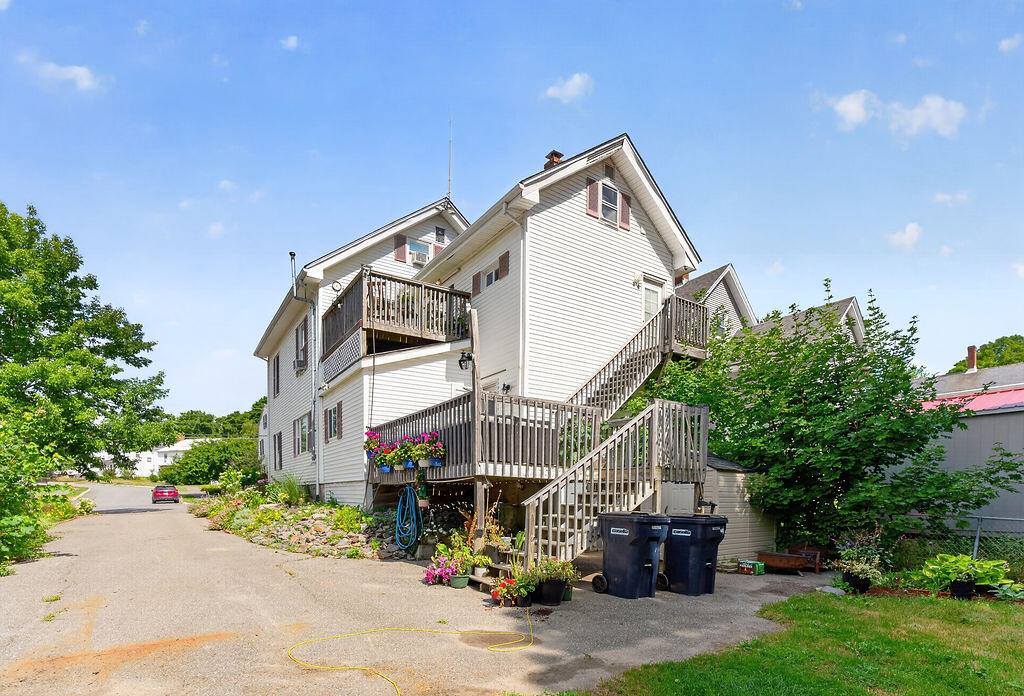 48 6th Street, Bangor, ME 04401