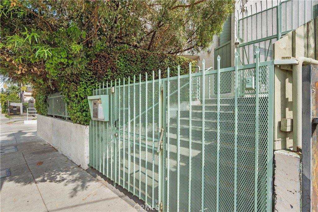 6036 Hazelhurst #C, North Hollywood, CA 91606