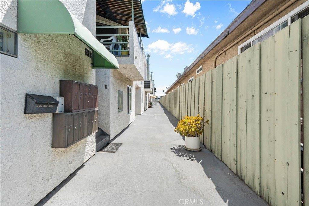 6036 Hazelhurst #C, North Hollywood, CA 91606