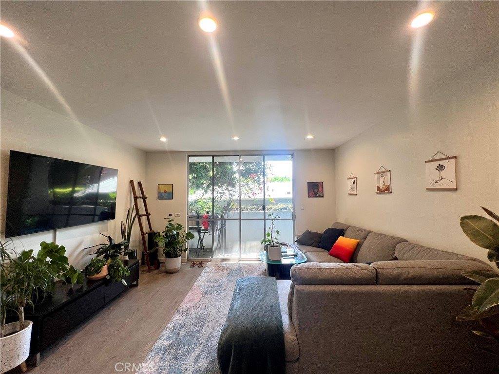 622 Westmount Dr, West Hollywood, CA 90069