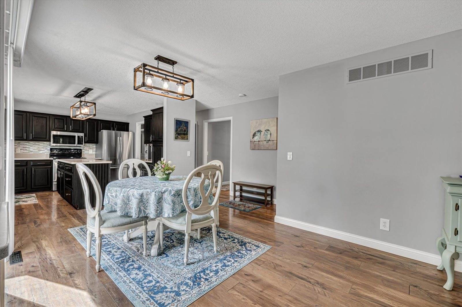 2520 Buckingham Avenue, Bettendorf, IA 52722