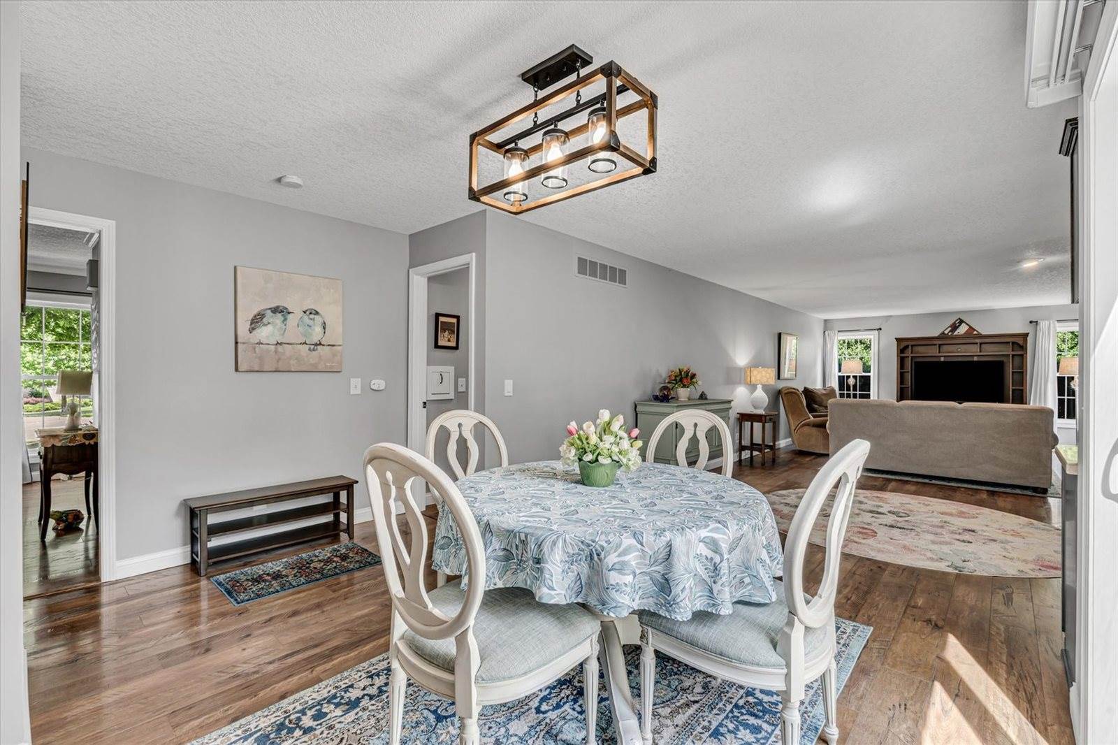 2520 Buckingham Avenue, Bettendorf, IA 52722