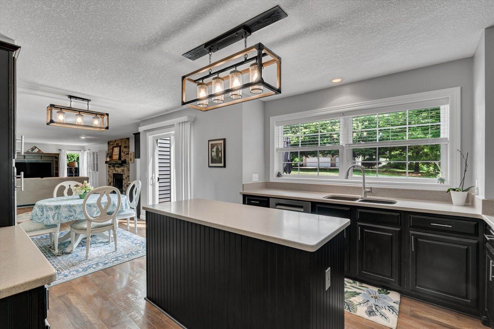 2520 Buckingham Avenue, Bettendorf, IA 52722