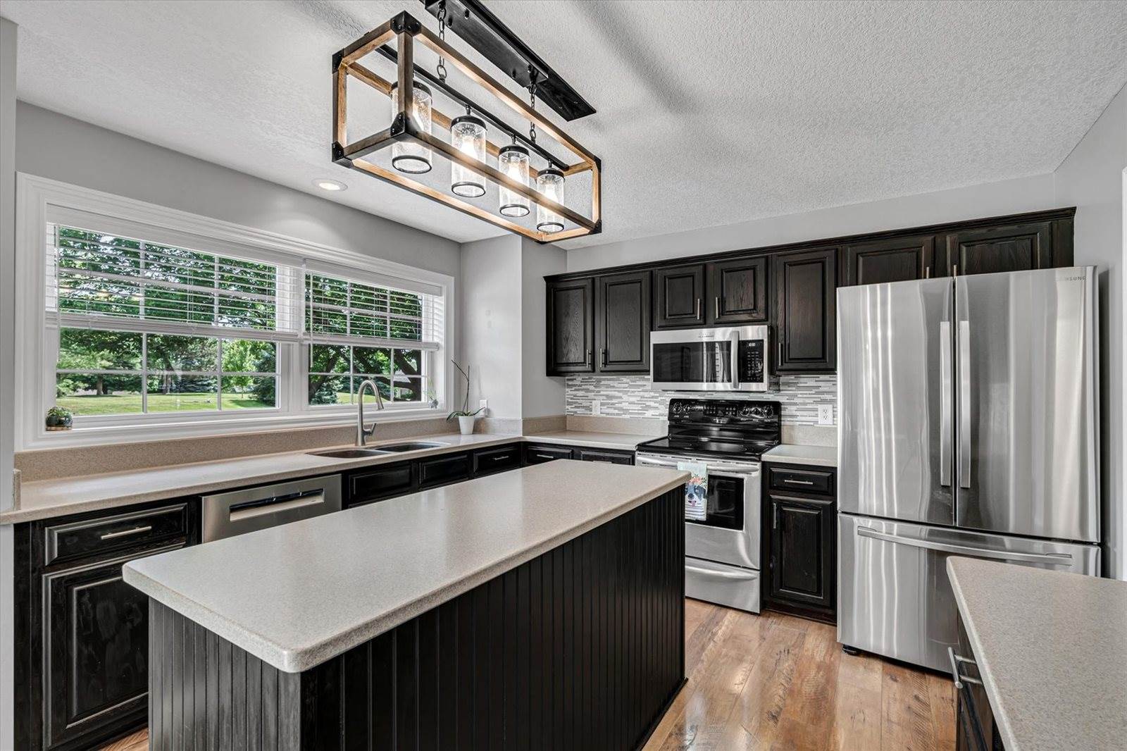 2520 Buckingham Avenue, Bettendorf, IA 52722