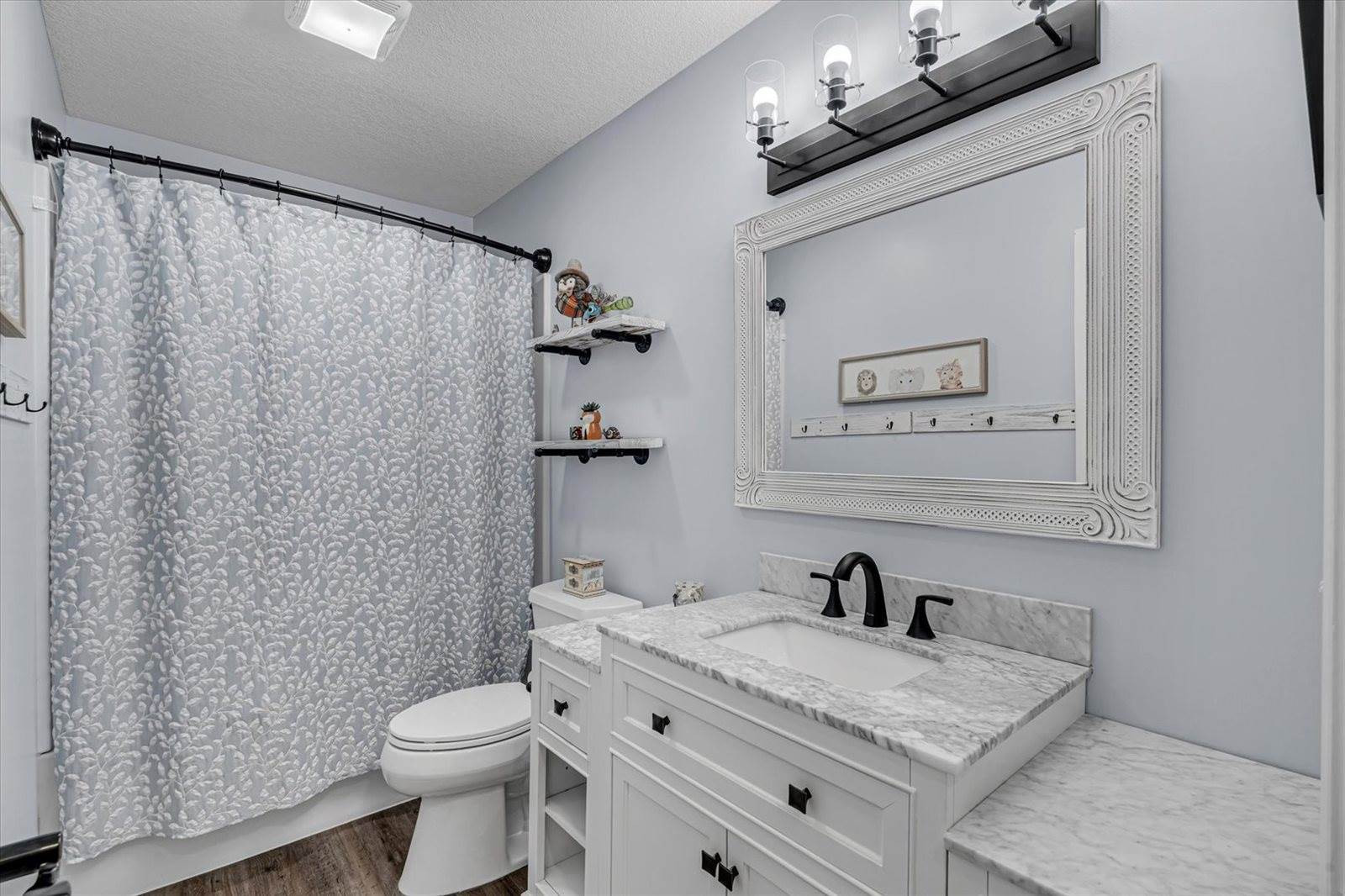 2520 Buckingham Avenue, Bettendorf, IA 52722