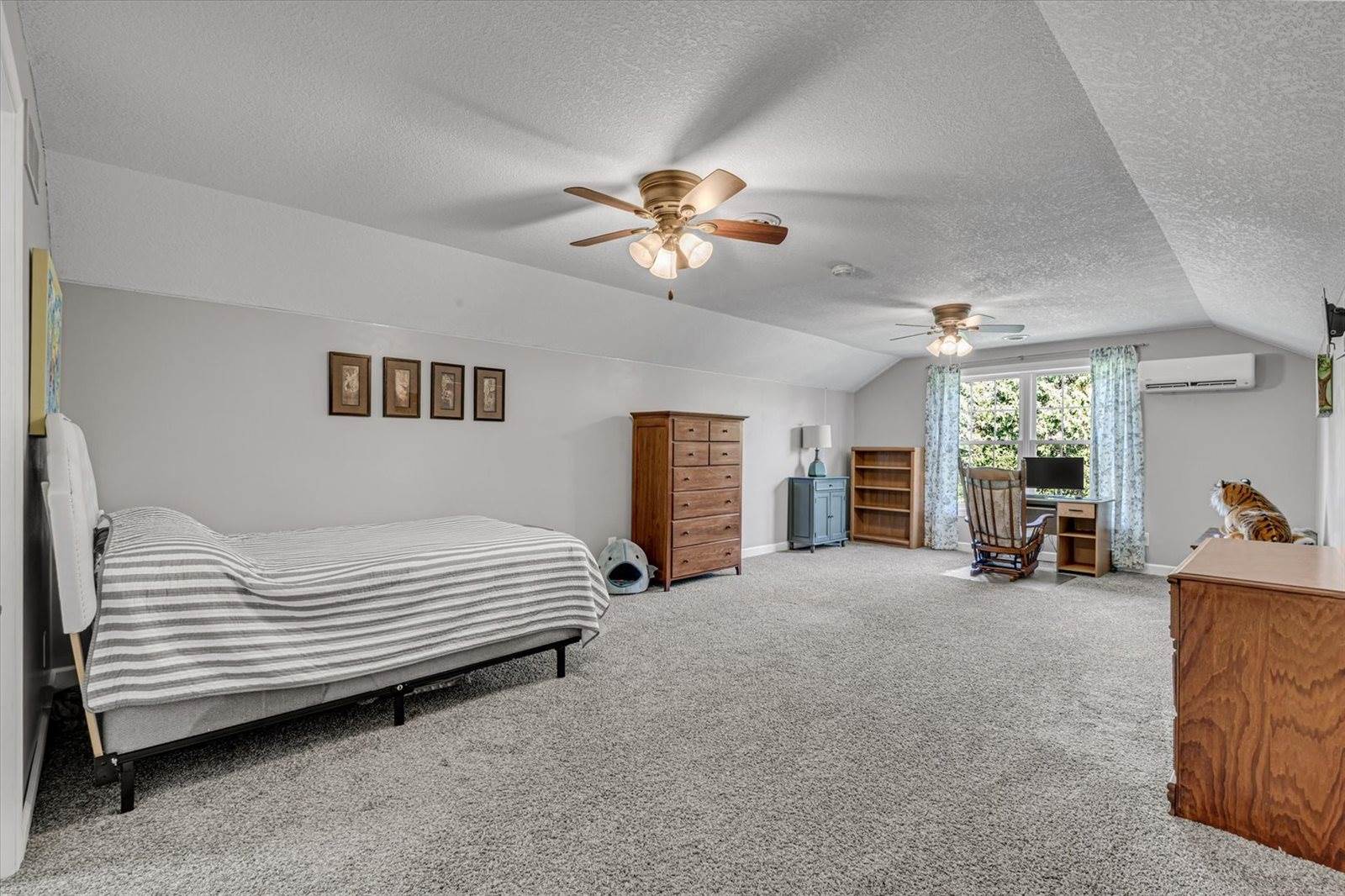 2520 Buckingham Avenue, Bettendorf, IA 52722