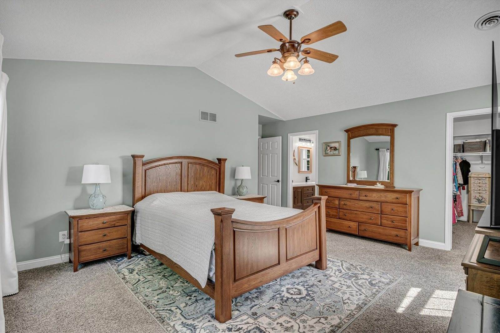 2520 Buckingham Avenue, Bettendorf, IA 52722
