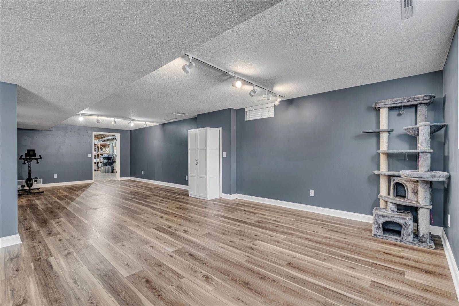 2520 Buckingham Avenue, Bettendorf, IA 52722