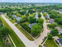 2520 Buckingham Avenue, Bettendorf, IA 52722