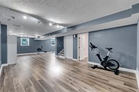 2520 Buckingham Avenue, Bettendorf, IA 52722