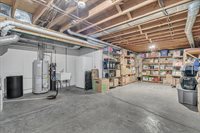 2520 Buckingham Avenue, Bettendorf, IA 52722