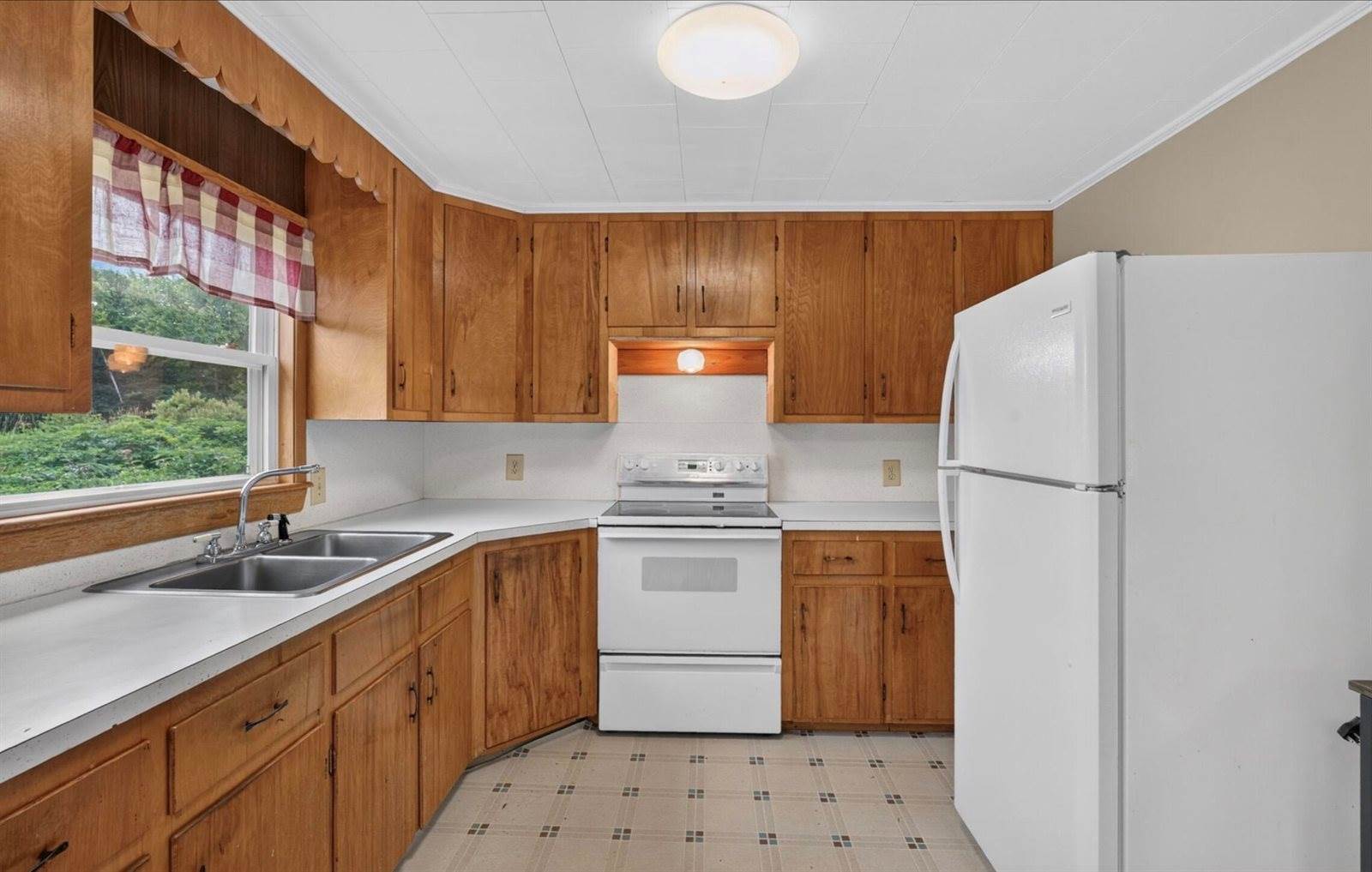 629 Range Road, Dover-Foxcroft, ME 04426