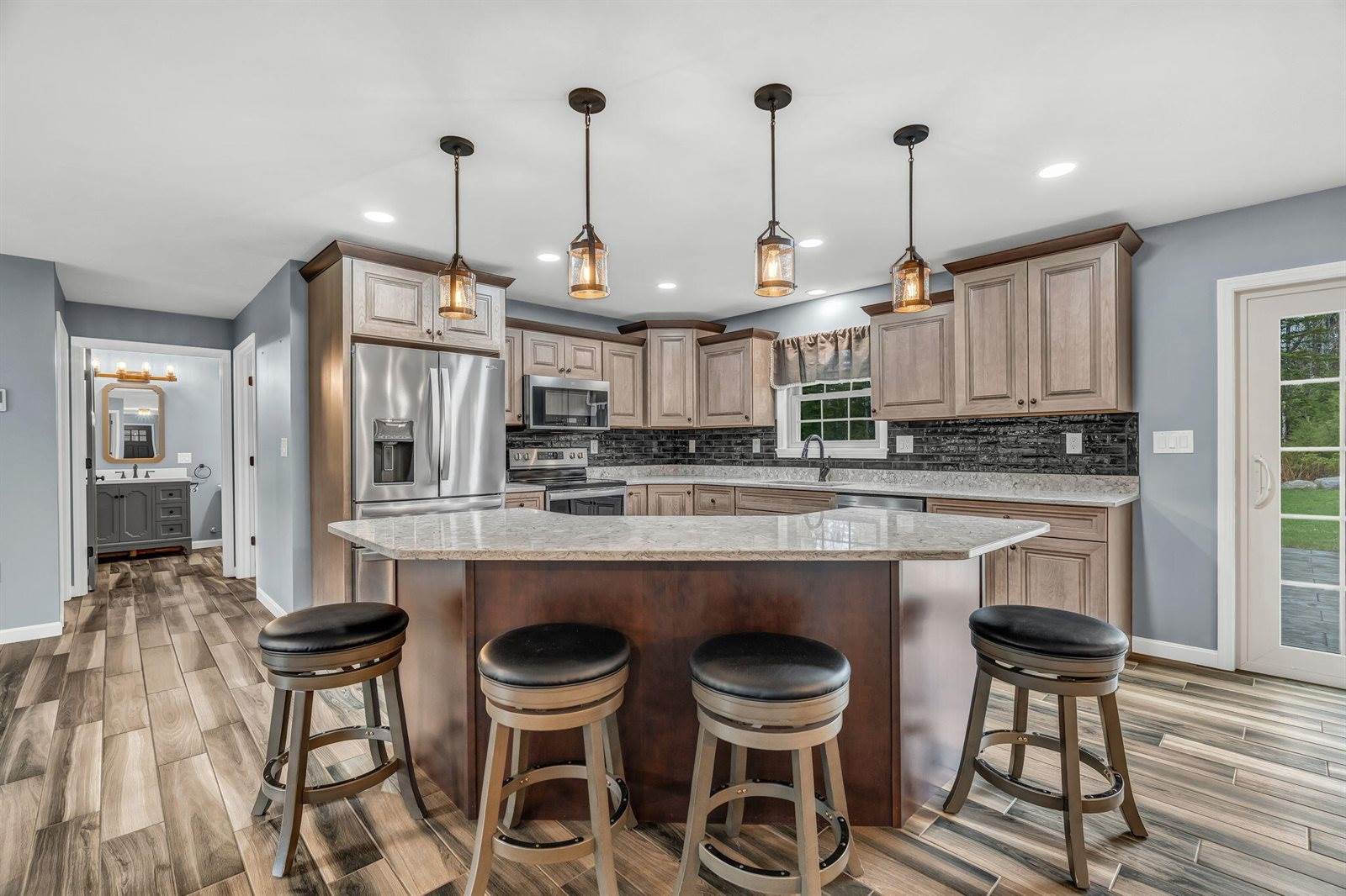 290 White Point Estates Road, Lincoln, ME 04457