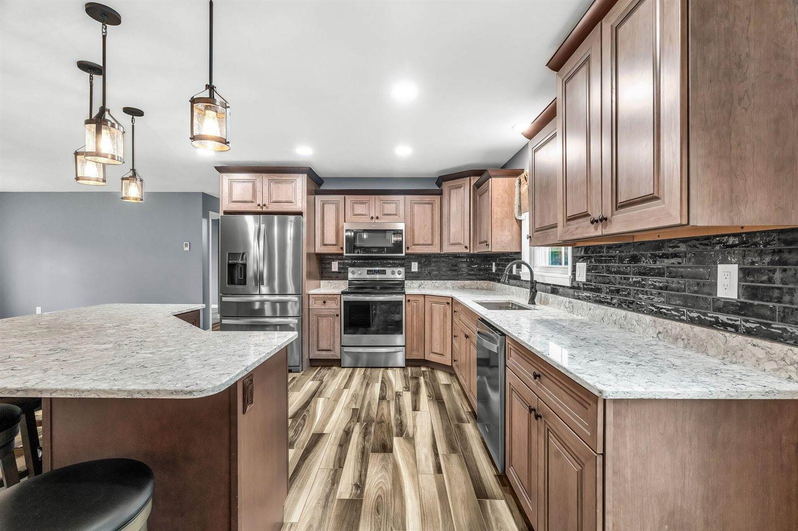 290 White Point Estates Road, Lincoln, ME 04457
