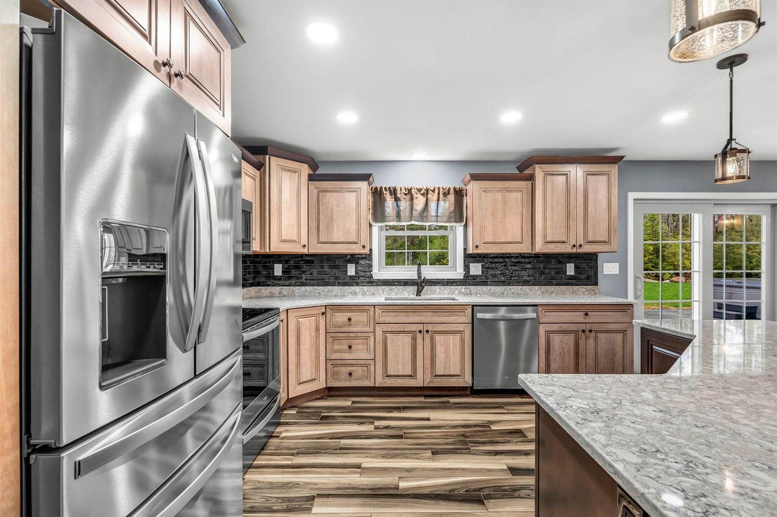290 White Point Estates Road, Lincoln, ME 04457