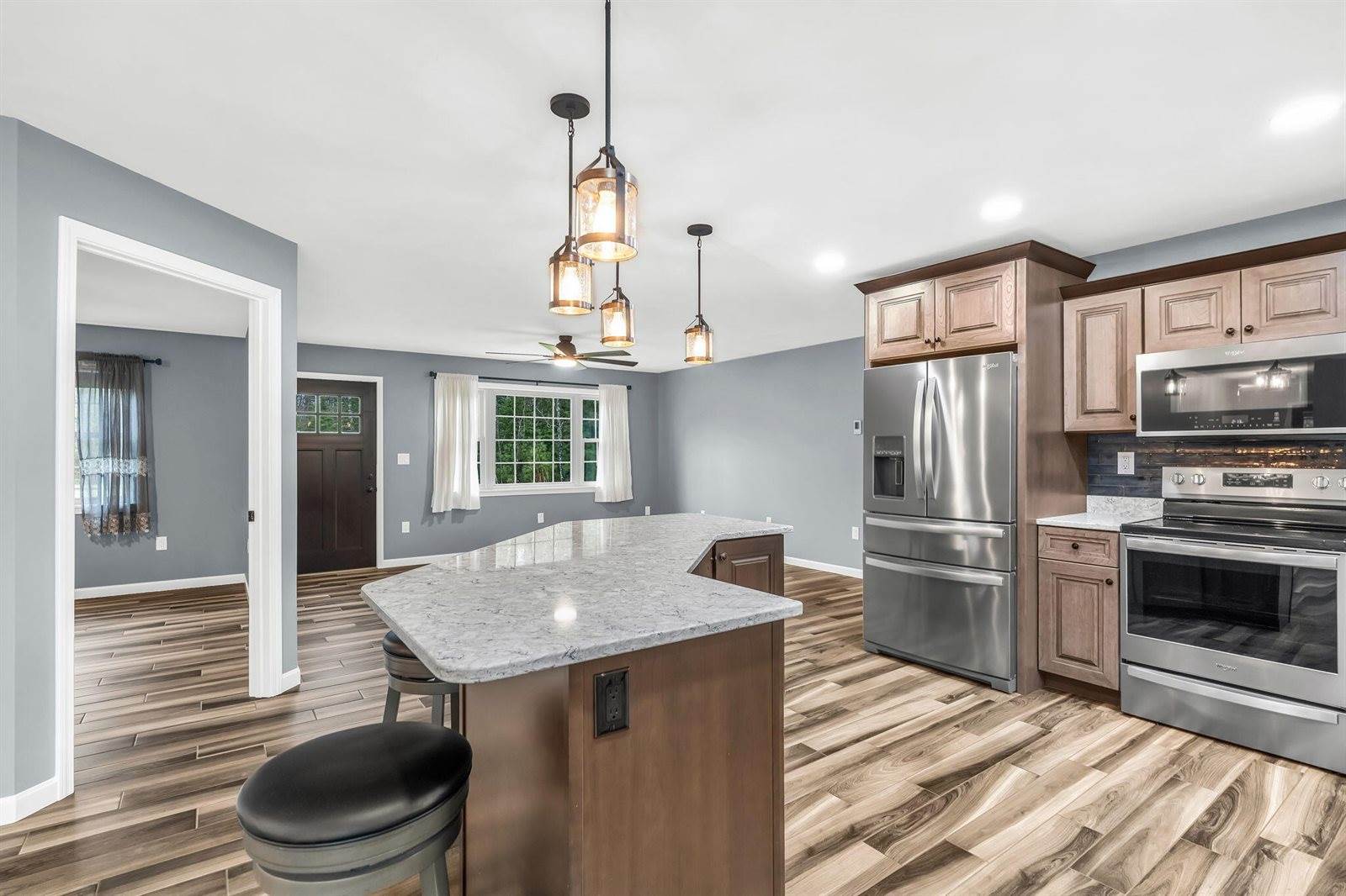 290 White Point Estates Road, Lincoln, ME 04457