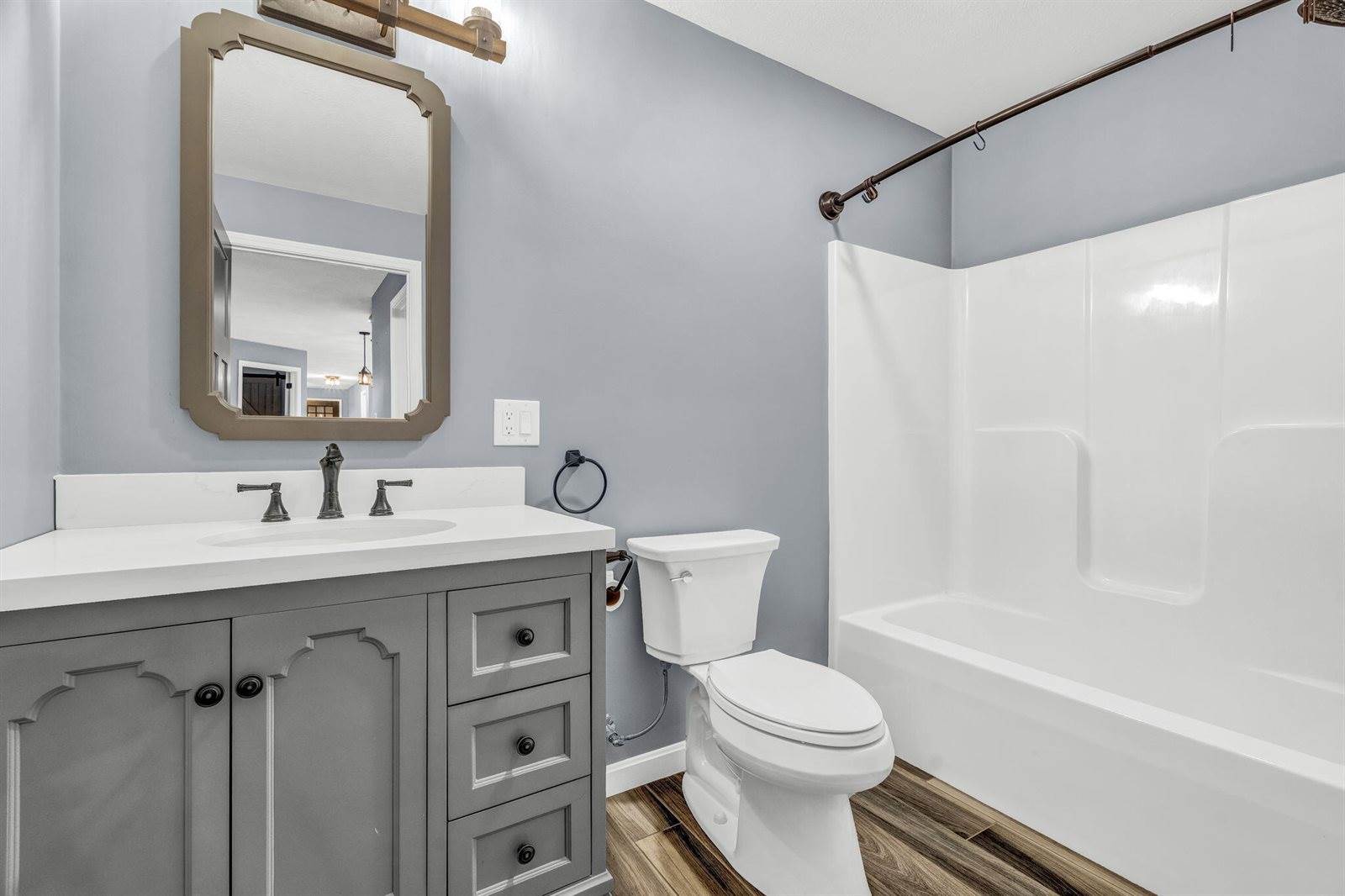 290 White Point Estates Road, Lincoln, ME 04457