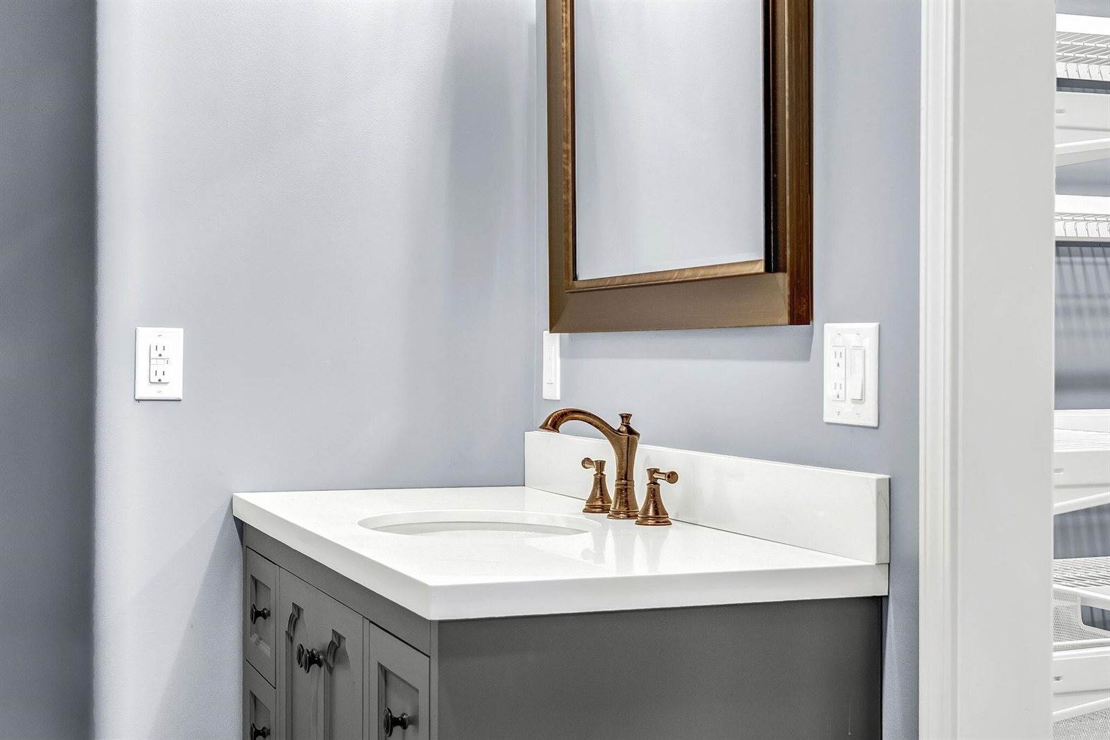 290 White Point Estates Road, Lincoln, ME 04457