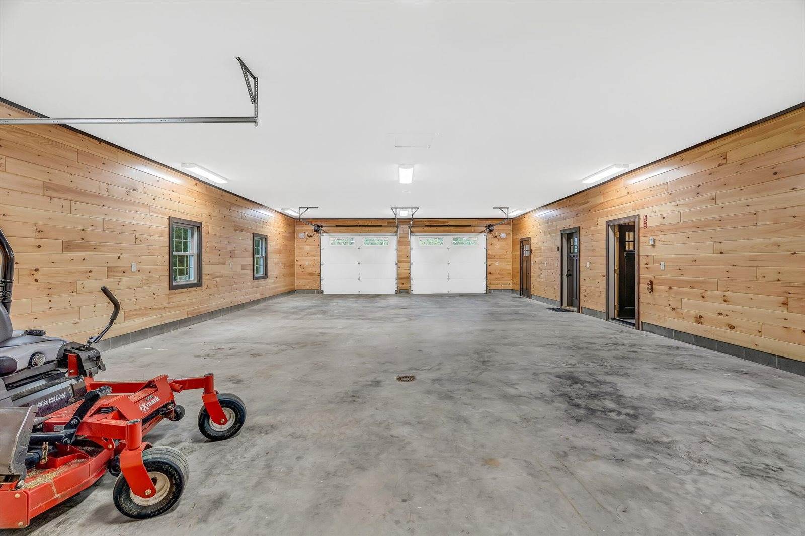 290 White Point Estates Road, Lincoln, ME 04457