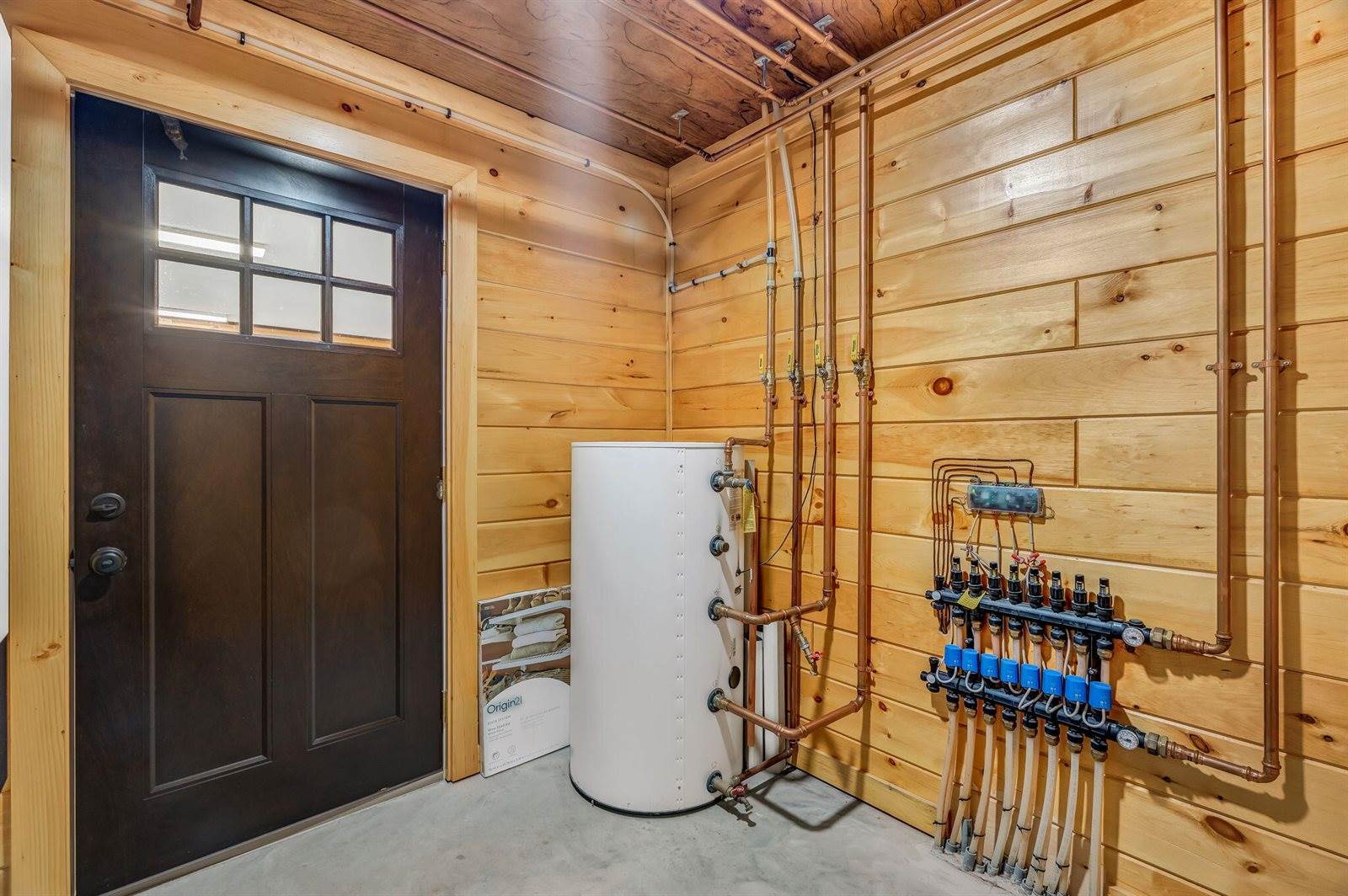 290 White Point Estates Road, Lincoln, ME 04457