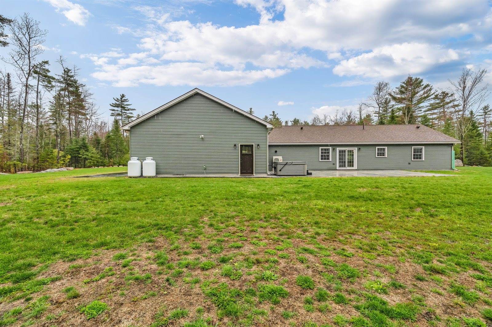 290 White Point Estates Road, Lincoln, ME 04457