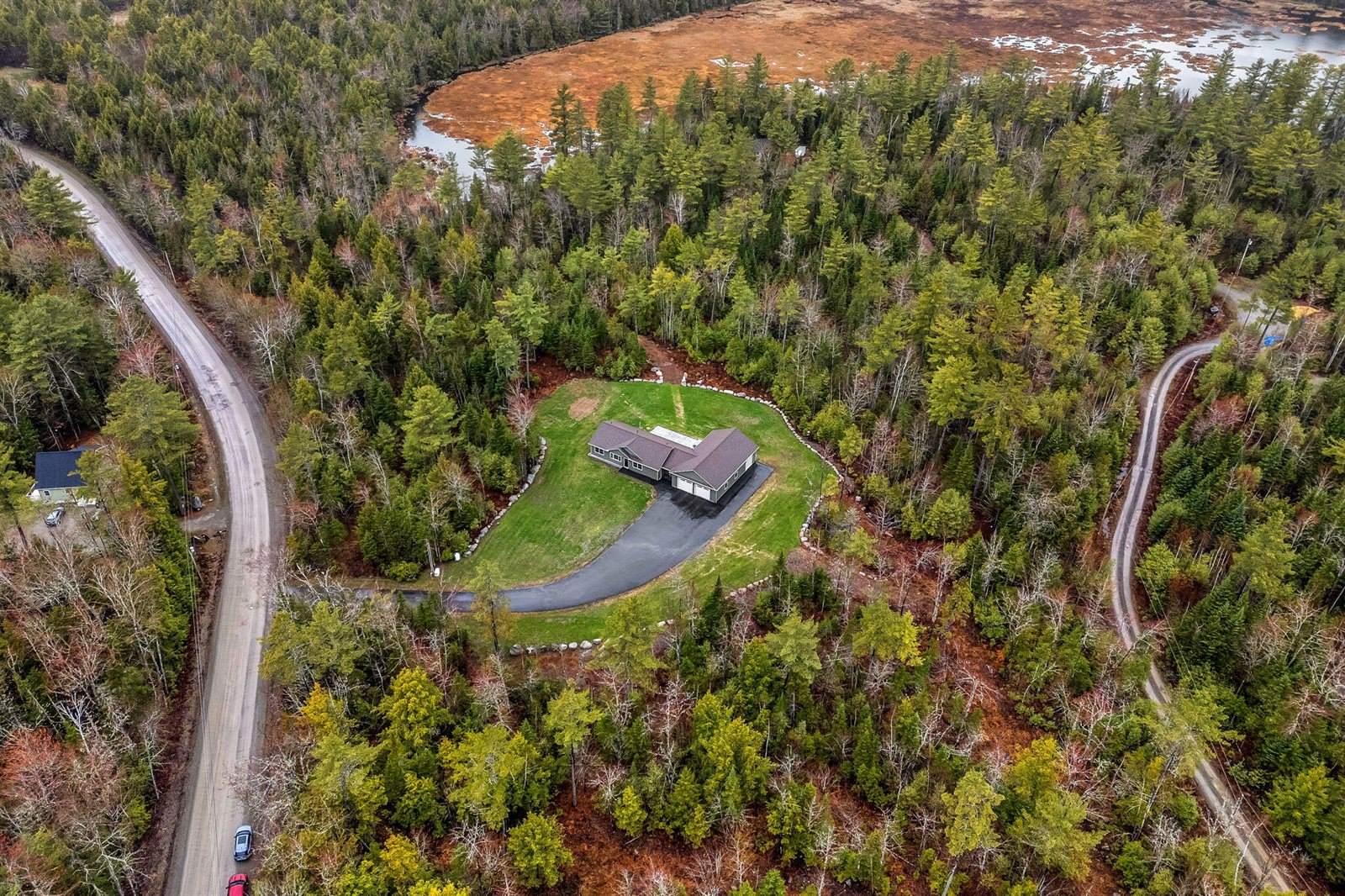 290 White Point Estates Road, Lincoln, ME 04457